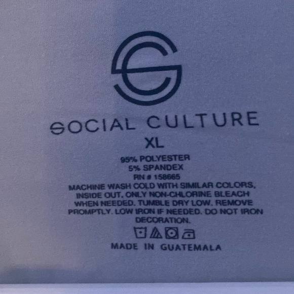 A t shirt with a mushroom on it. - Picture 2 of 2